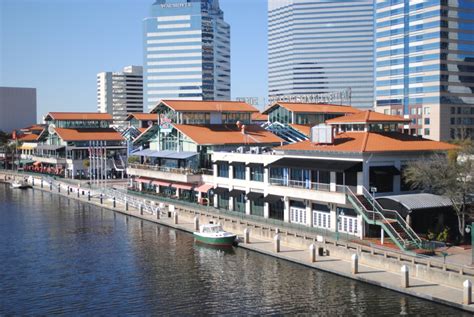 Boat to These Top Restaurants in Jacksonville, Florida