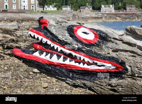 Crocodile Rock on the beach in the town of Millport on the island of Stock Photo: 39899183 - Alamy