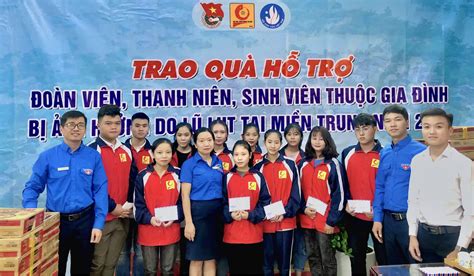 Đoàn Thanh niên – Hội Sinh viên trường Đại học Công nghiệp Hà Nội trao tặng gần 85 triệu đồng và ...