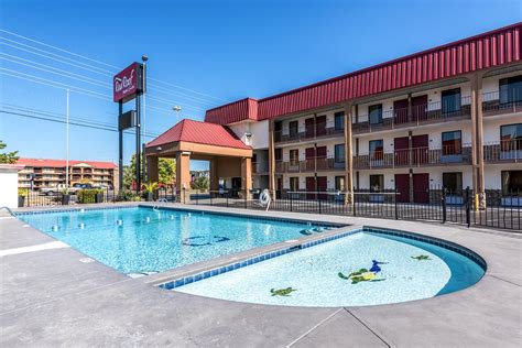 RED ROOF INN & SUITES PIGEON FORGE - PARKWAY $49 ($̶7̶5̶) - Updated 2021 Prices & Hotel Reviews ...