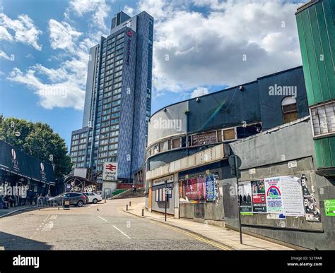 Manchester Oxford Road train station Stock Photo - Alamy