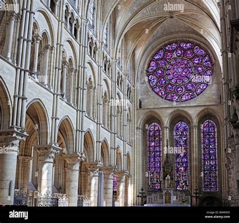 Laon gothic cathedral interior hi-res stock photography and images - Alamy