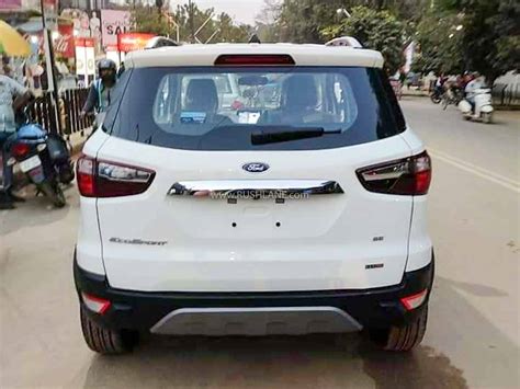 Ford EcoSport SE And Top Variant Spied Together - With Or Without Spare Wheel