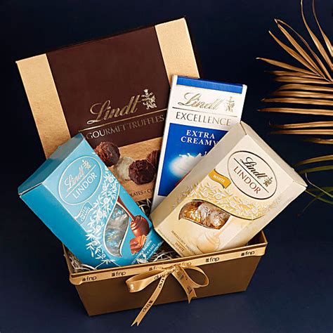 Lindt Chocolates Hamper usa | Gift Lindt Chocolates Hamper- FNP