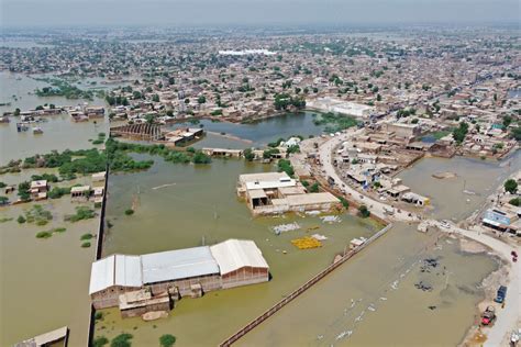 Pakistan reels from deadly flash floods and devastation | Daily Sabah