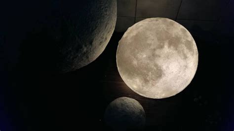 Luna Lamp Brings The Moon To Your Room | DeMilked