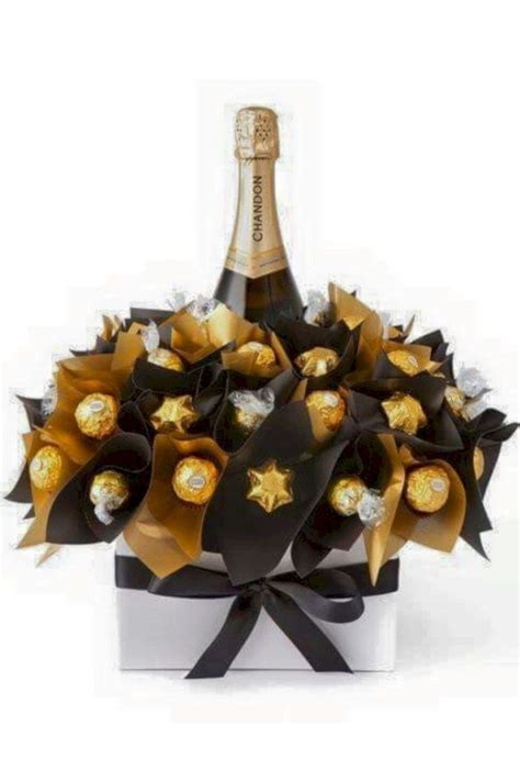 Diy wine gift baskets 28 | Regalar chocolate, Regalar vino, Ramo de caramelos