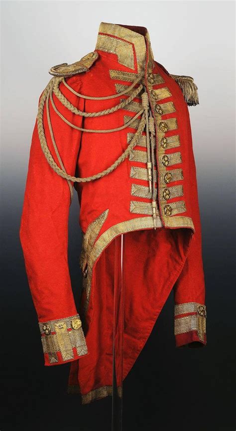 HABIT DE GRANDE TENUE DE LA 1ère COMPAGNIE DES MOUSQUETAIRES DE LA MAISON MILITAIRE DU ROI ...