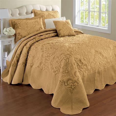 Amelia Oversized Bedspread & More | Plus Size Seasonal DÃ©cor | Bed ...