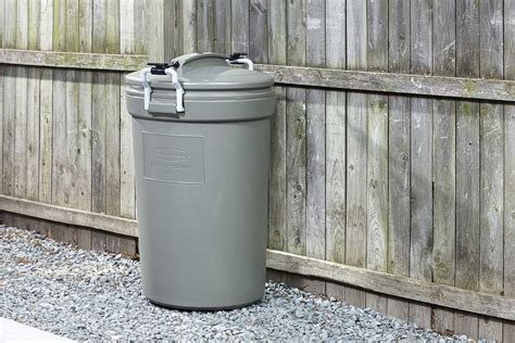 Quick Release Latches United Solutions 32 Gallon Waste Garbage Bin with Patented Locking Lid 2 ...