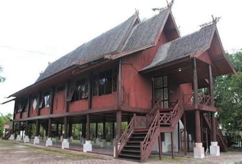 Rumah Adat Kalimantan Selatan