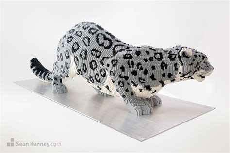 Sean Kenney's art with LEGO bricks : Snow leopard