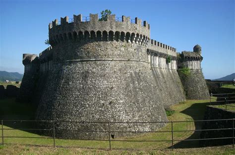 40+ Fort and Castle Architecture Terms A–Z (With Pictures) - Owlcation