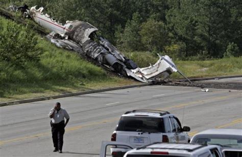 Four killed, 2 musicians hurt in S.C. plane crash - The Boston Globe