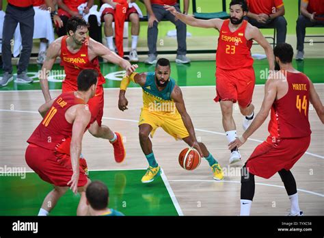 Patty mills 2016 olympics hi-res stock photography and images - Alamy