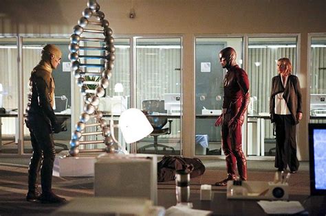 'The Flash' Season 2, Episode 11 Review: The Reverse Flash Returns