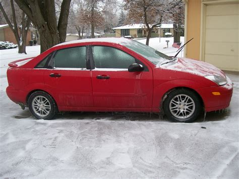 2000 Ford focus sedan specs