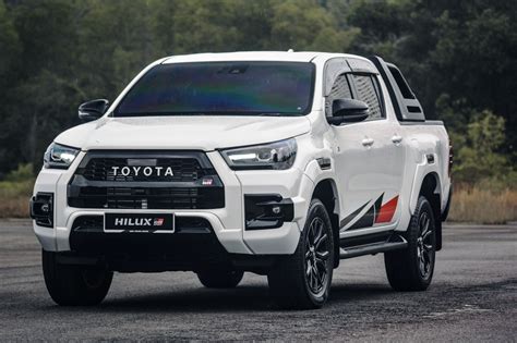 Toyota Hilux finally outsells Isuzu D-Max in Thailand – 9,242 units sold in June 2023 - AutoBuzz.my