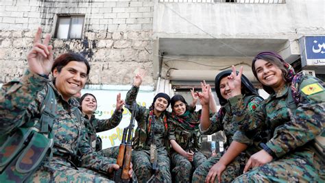 Interview mit YPJ-Kommandantin Kurdistan Washukanî - Women Defend Rojava