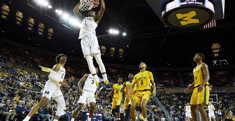 Michigan basketball live updates: Scores, schedule, highlights