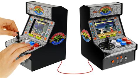 Link These Mini 'Street Fighter II' Arcade Cabinets For Multiplayer