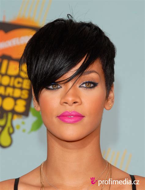 Rihanna - - hairstyle - easyHairStyler