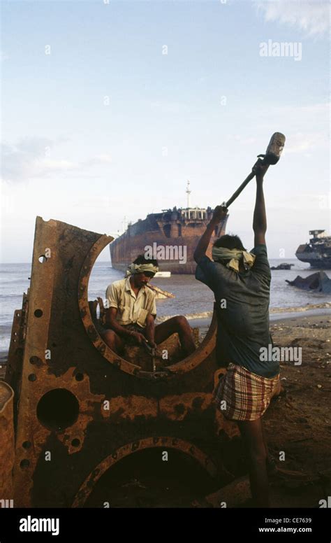 Alang ship breaking yard hi-res stock photography and images - Alamy