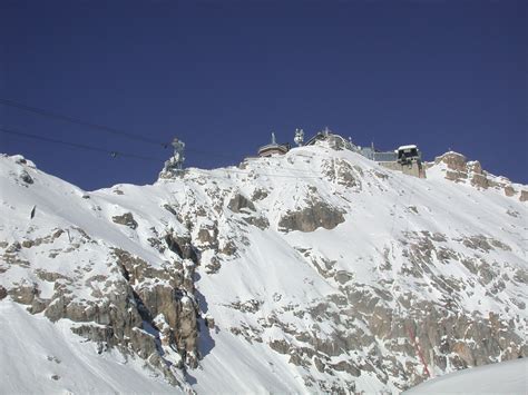 Zugspitze Summit | The summit of the Zugspitze (2962 m) is r… | Flickr