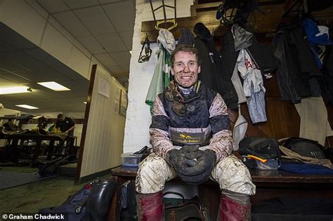 Four-time champion jump jockey Richard Johnson announces his shock retirement | Daily Mail Online