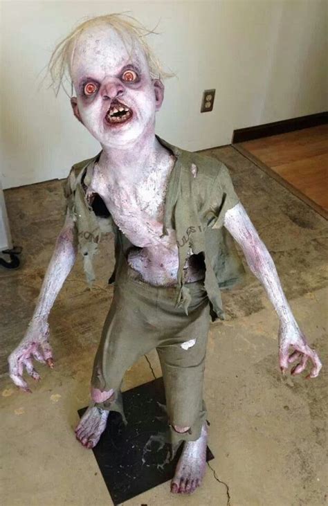 25 Zombie Halloween Decorations Ideas - Decoration Love