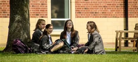 Stratford Girls' Grammar School - Ofsted Report, Parent Reviews (2024)