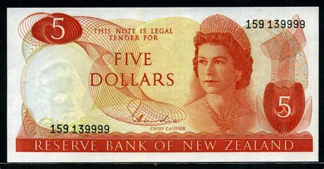 New Zealand banknotes 5 Dollars note, Queen Elizabeth II.:Coins and ...