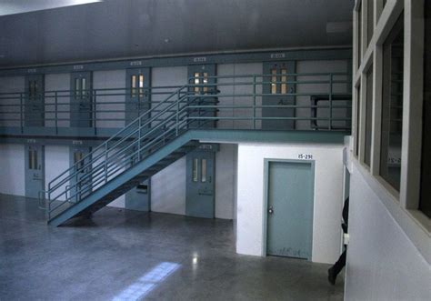 Power out at Oregon prison amid COVID-19 outbreak - The Columbian