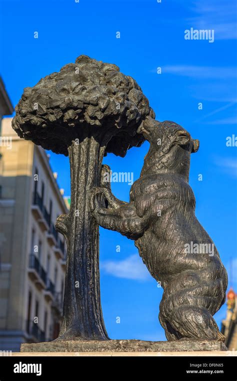 Symbol of Madrid - statue of Bear and strawberry tree, Puerta del Sol ...