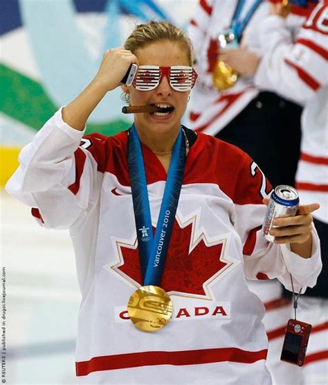 Canadian Women's Hockey Team Celebration (24 pics)