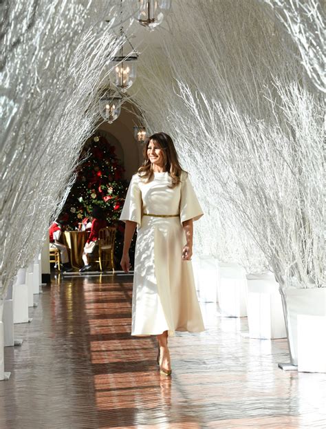 Melania Trump’s Christmas at White House: Golden Girl Style & Decor ...