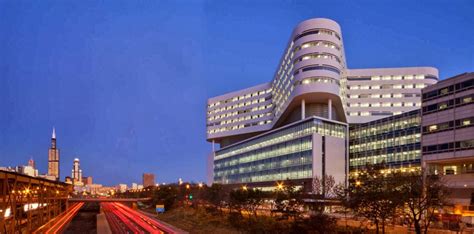 Chicago, Illinois, Stati Uniti: Rush University Medical Center by Perkins+WILL | HQ Architecture