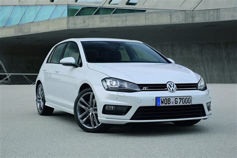 VW Introduces Three R-Line Packages for the New Golf 7 in Germany | Carscoops