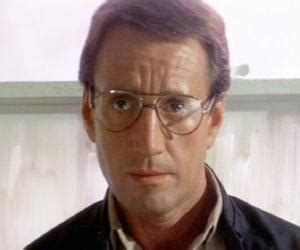 Roy Scheider Biography - Childhood, Life Achievements & Timeline