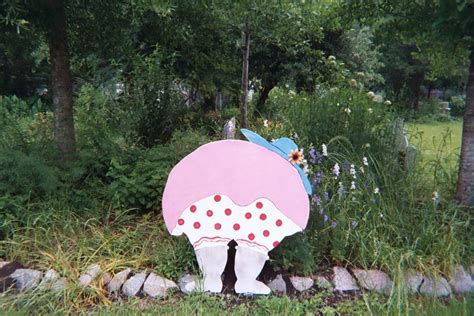 Lady Bloomers Painted Plywood Yard Art Pinterest Yard Art | Wood yard art, Painted plywood, Yard art