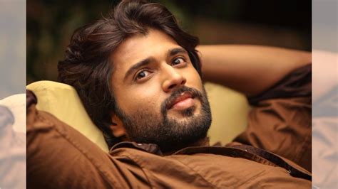 Vijay Devarakonda asks fans to help in combating Taxiwala piracy: I ...