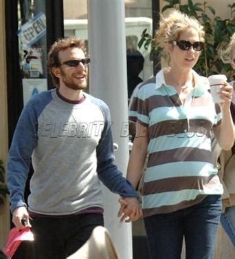 Pregnant Jenna Elfman out with husband Bodhi