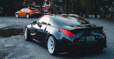 A Black Nissan 350z · Free Stock Photo