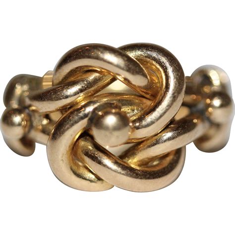 A deliciously chunky lover's knot ring made in 1916! And of such superb quality. Oh how I do ...