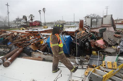 After Harvey, Texas' massive piles of trash will take months to remove ...