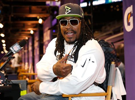 Marshawn Lynch at Press Day: ''I'm Just Here So I Won't Get Fined'' - E ...