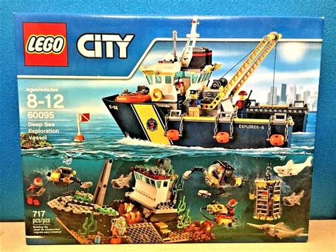 LEGO City Deep Sea Exploration Vessel 60095 White & Grey Sharks ...