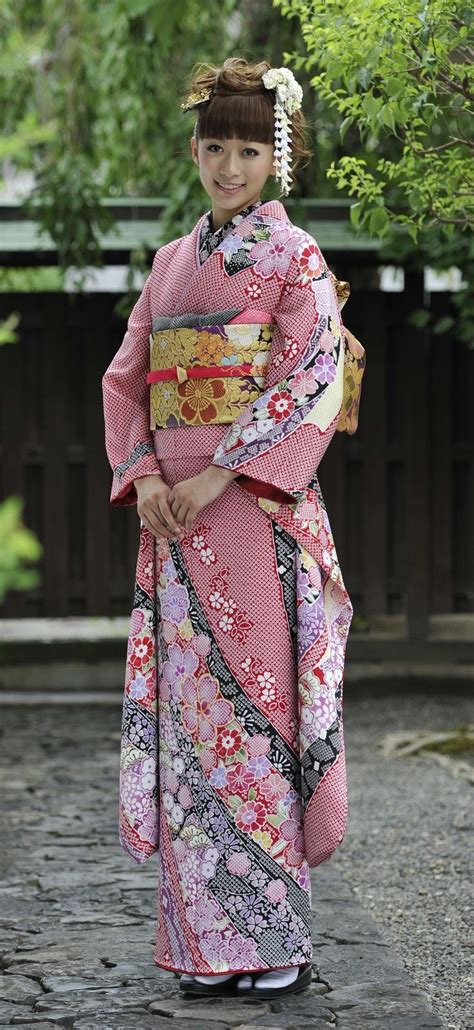 kimono #furisode | Japanese costume, Japanese traditional dress, Japanese outfits
