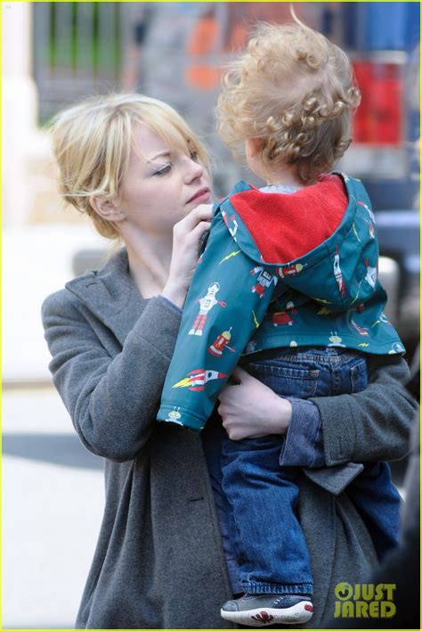 Emma Stone: Baby Duty with Andrew Garfield!: Photo 2654307 | Andrew ...