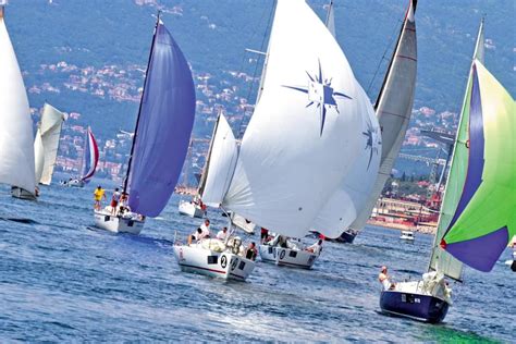 Introduction To Sailboat Racing [Rules & Classes Explained]